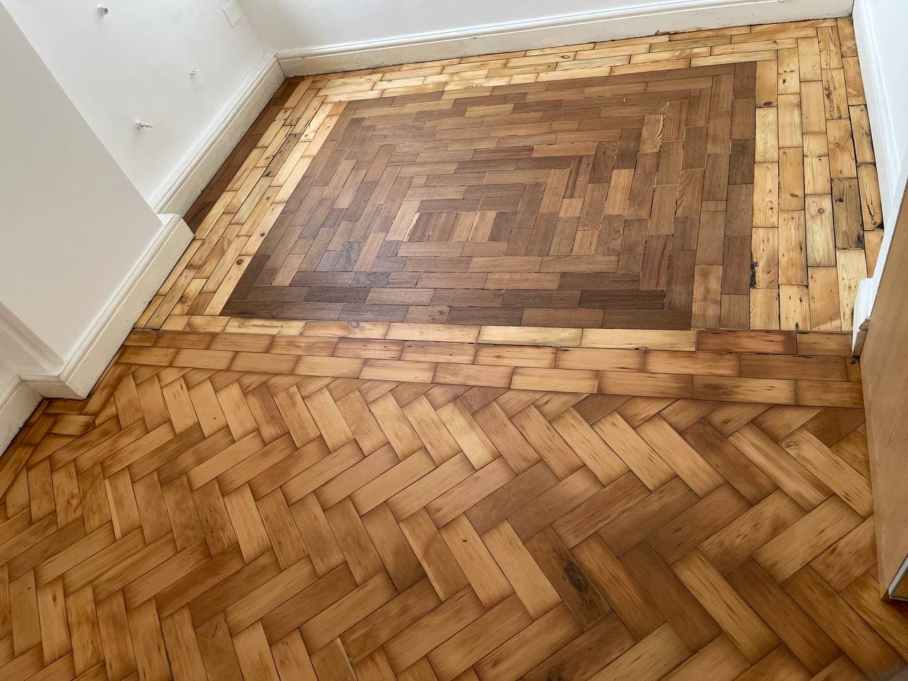 Gallery 08 – Sand and varnish finishing HERRINGBONE wooden floor – AFS ...